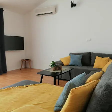 Apartment Near The Sea Podstrana Exterior photo