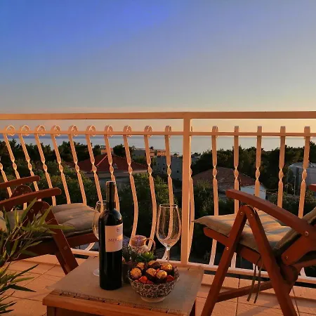 Apartment Near The Sea Podstrana Exterior photo