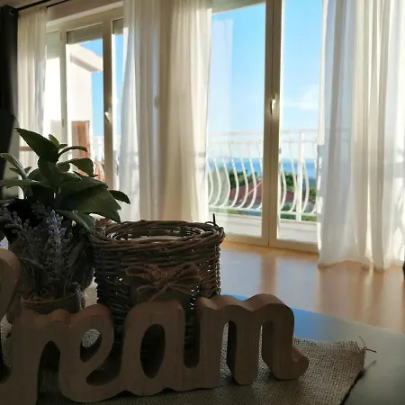 Apartment Near The Sea Podstrana Exterior photo
