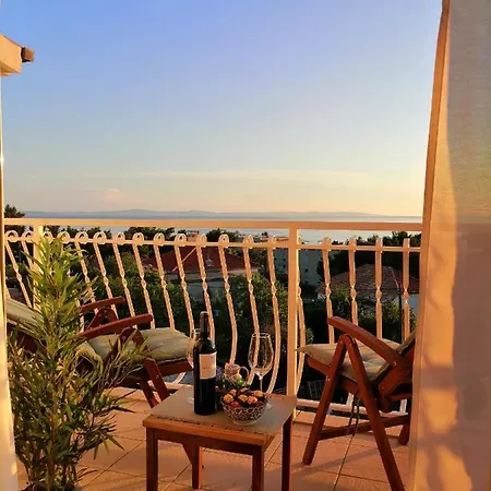 Apartment Near The Sea Podstrana Exterior photo